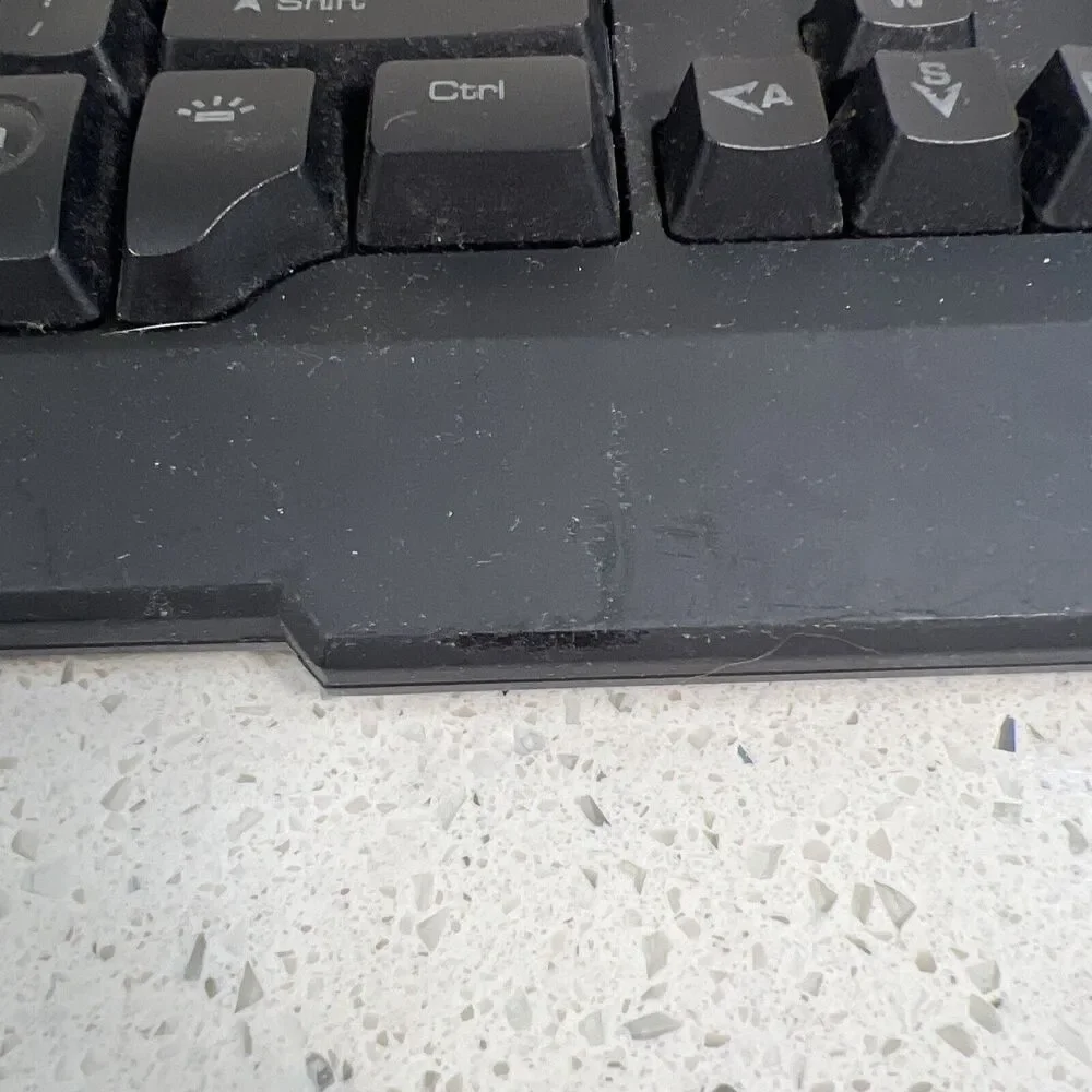 Tt Esports Keyboard Model‎ KB-CMC-PLBL Gold And Black Missing Foot